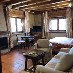 Lobiche Aparthotel 4*