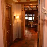 Lobiche Aparthotel 4*