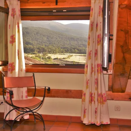 Lobiche Aparthotel Navafría