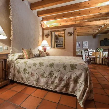 Aparthotel Lobiche Navafría
