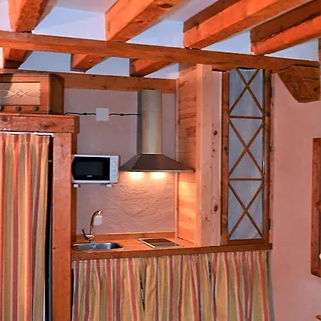 Lobiche Aparthotel Navafria