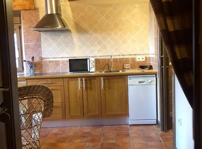 Lobiche Apartmanhotel Navafría